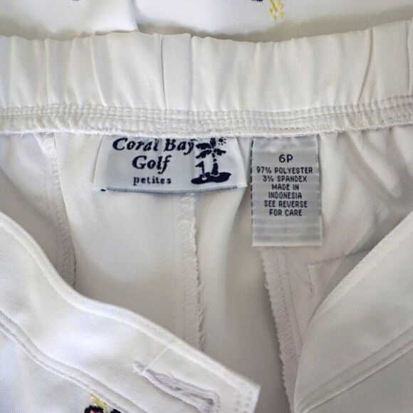 Coral Bay Golf Petites Shorts White Embroidered Golf Designs Size 6P - Picture 8 of 8
